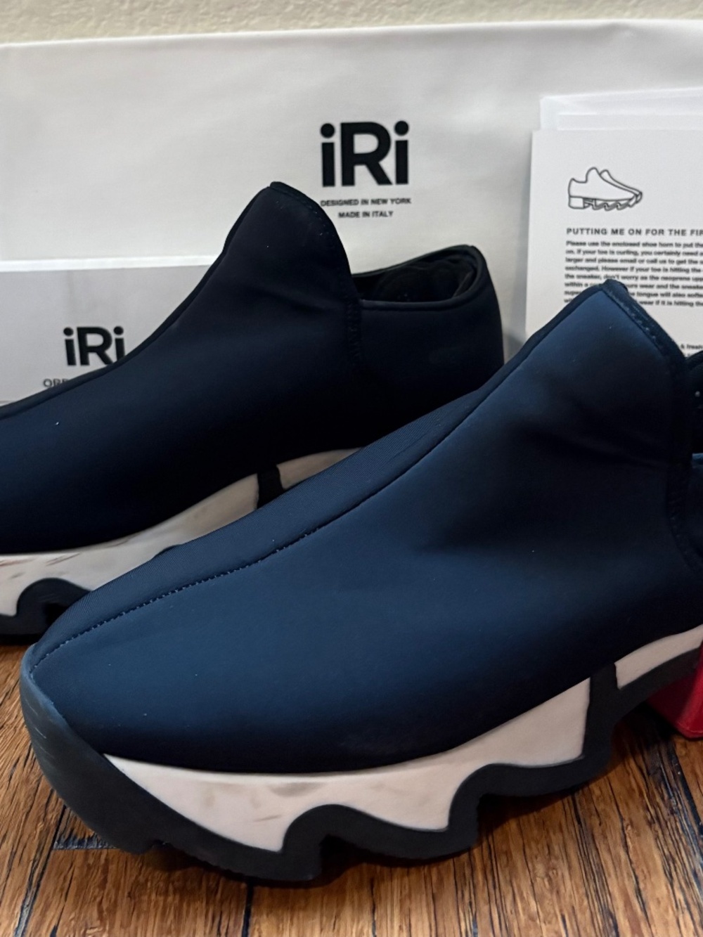 iRi New York Wes Black-Red Low Top Sneaker – US Size 7 (EU 37)